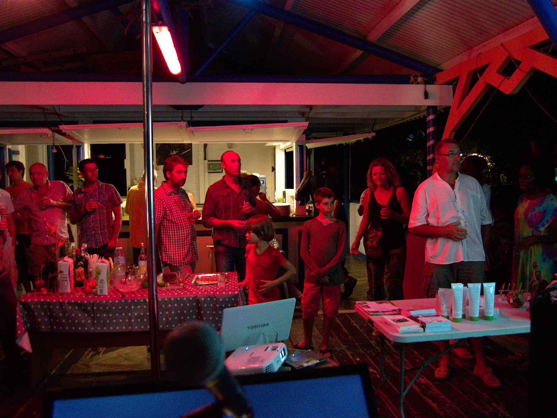 Gästetisch 32 DSC 0124 - Gästetisch